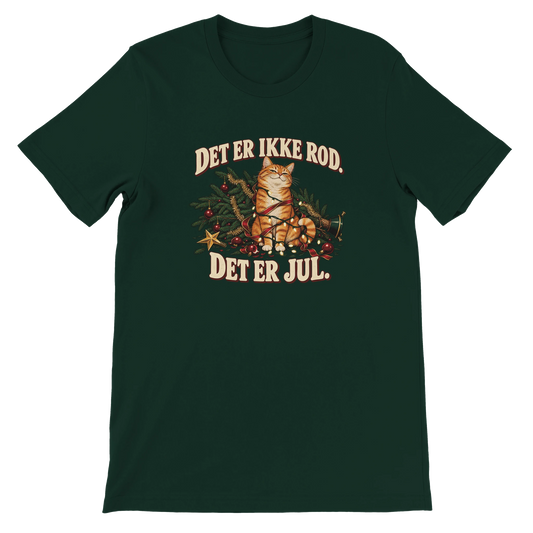 Unisex jule-T-shirt med en orange kat i et væltet juletræ med lyskæde og teksten “Det er ikke rod. Det er jul.”