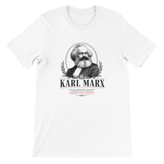 Hvid Karl Marx T-shirt med historisk portræt og klassisk citat i vintage graveringsstil
