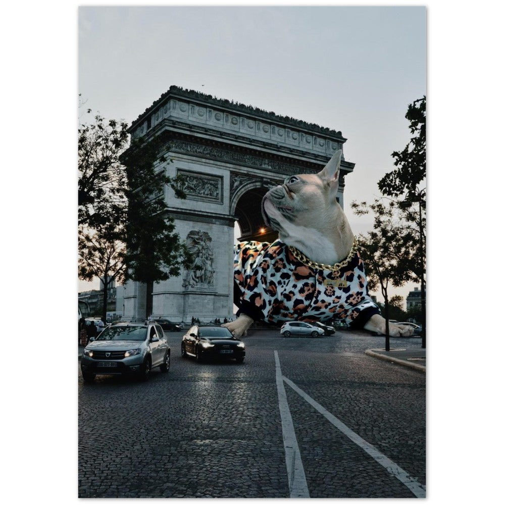 Poster Artwork – Französische Bulldogge vs Arc de Triomphe – Klassisches mattes Museumsposterpapier 