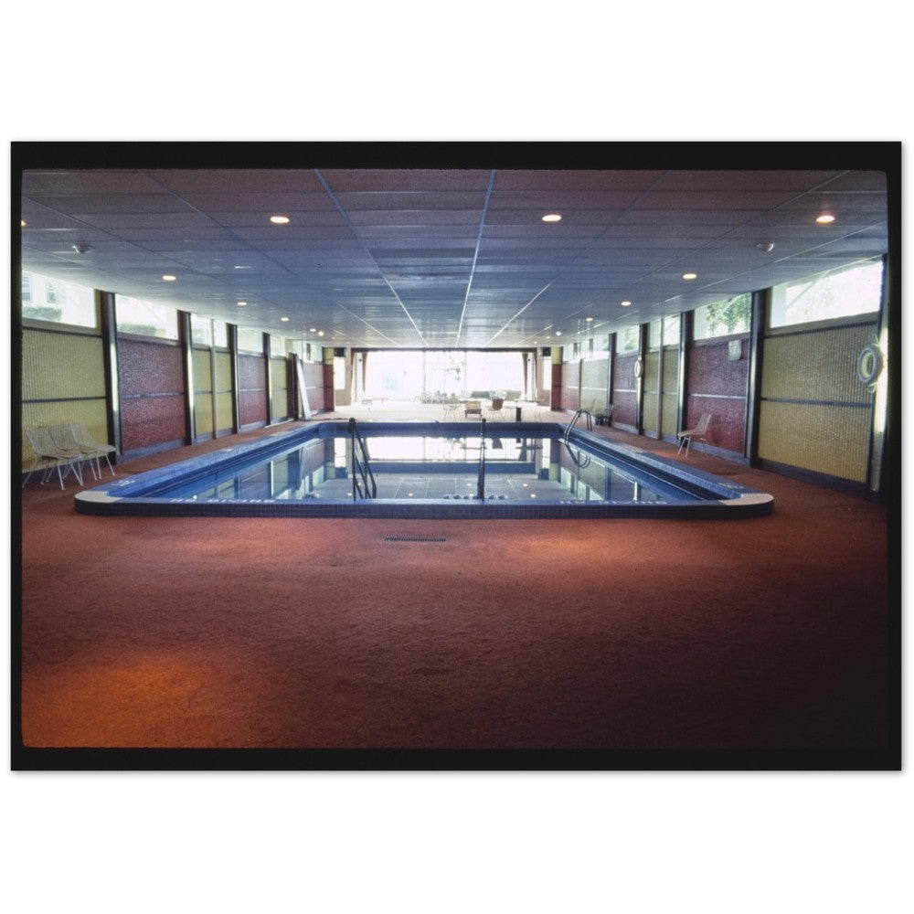 Poster Granite indoor pool, Kerhonkson, New York (1977) by John Margolis