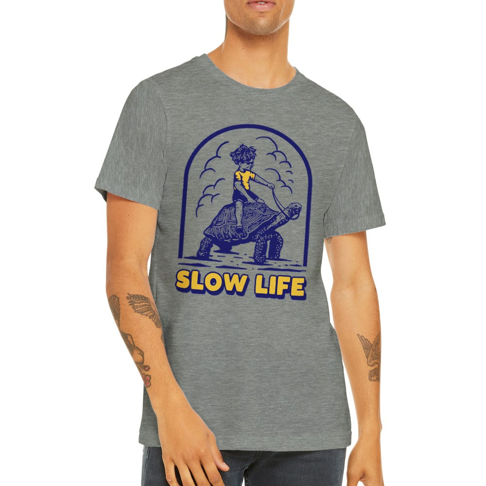 Sjove T-shirts - Slow Life Turtle Artwork - Premium Unisex T-shirt